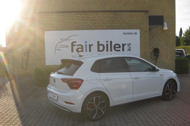 Hvid VW Polo fra 2024