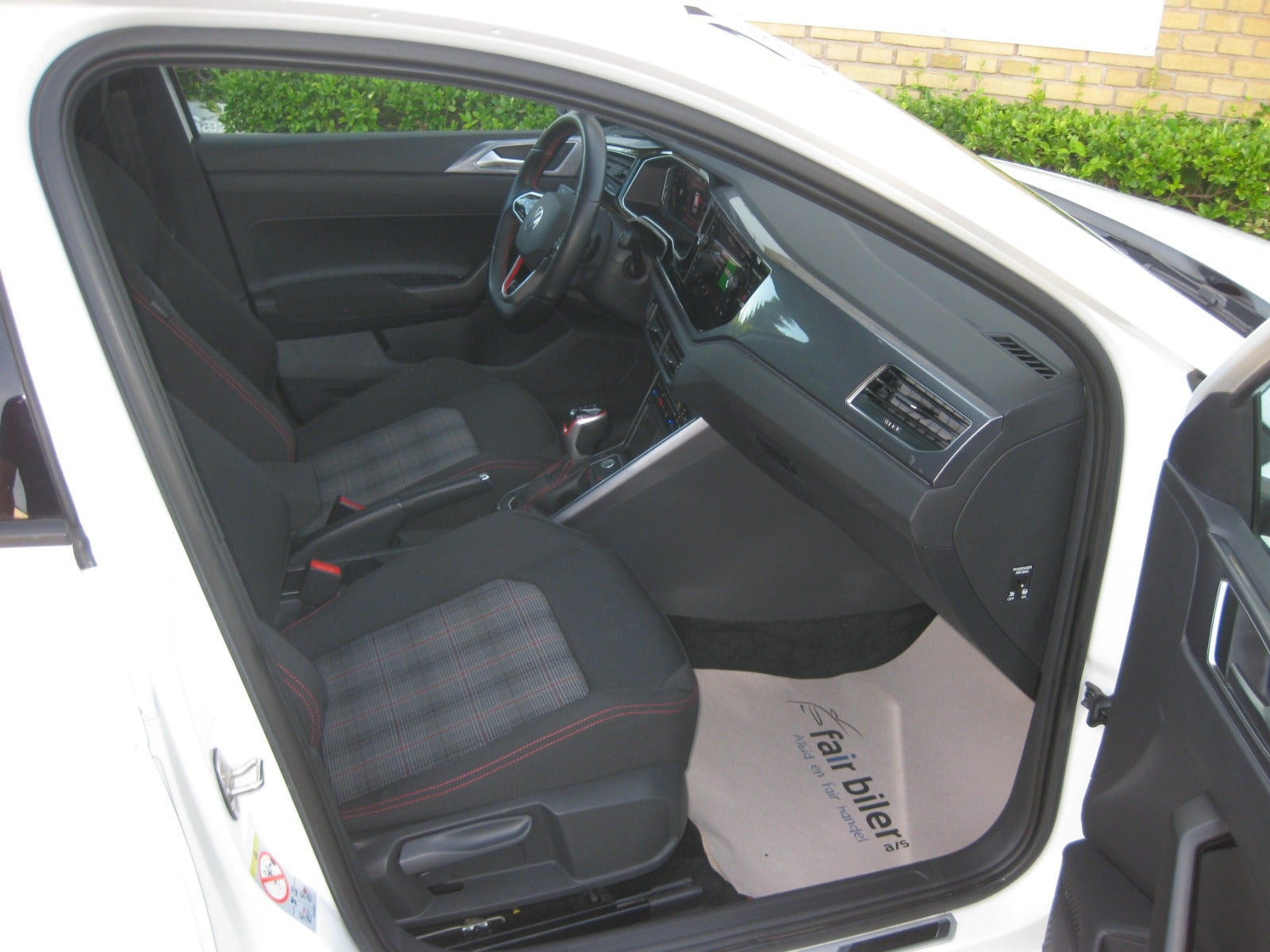 Hvid VW Polo fra 2024