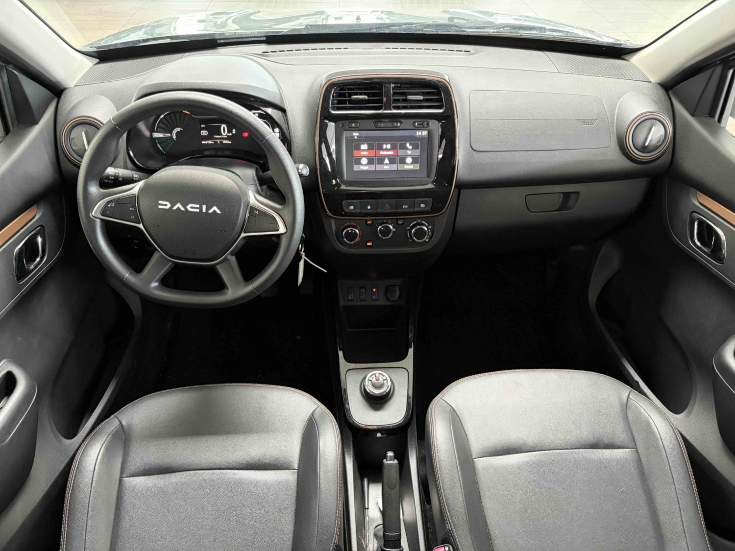 Grå Dacia Spring fra 2023