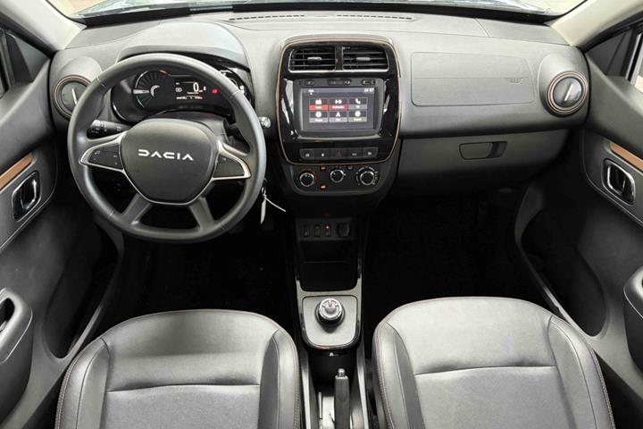 Grå Dacia Spring fra 2023