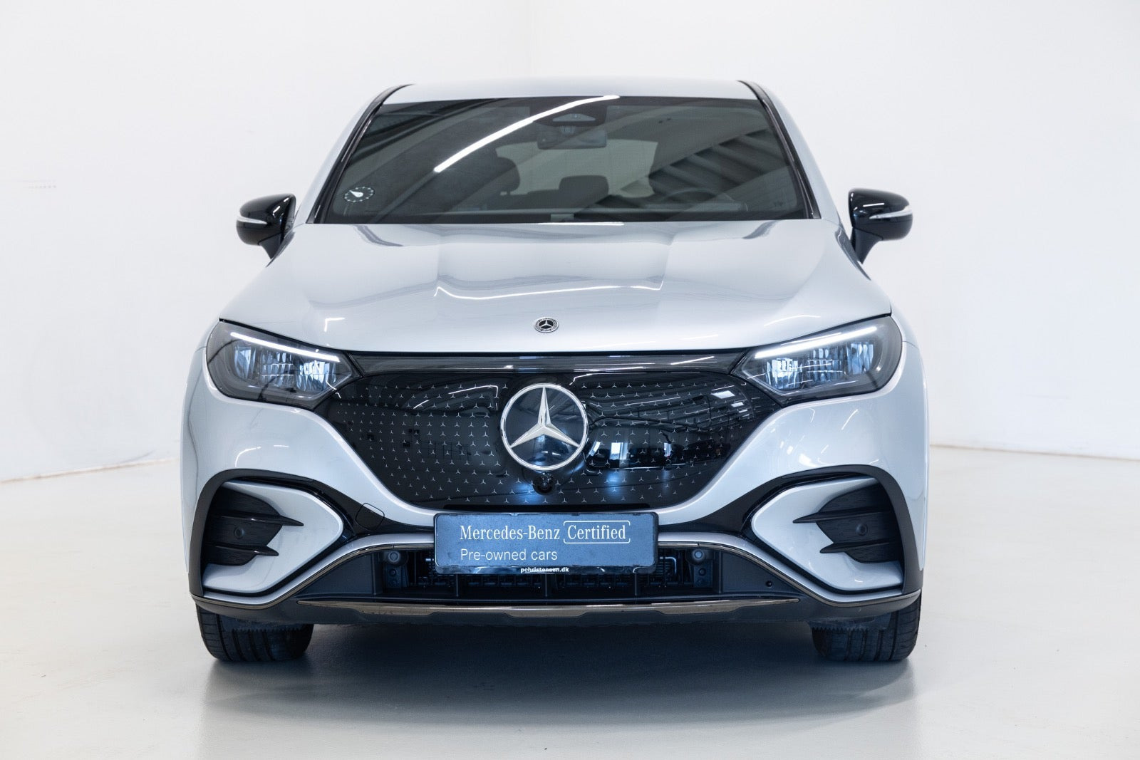Sølv Mercedes EQE350 SUV fra 2025