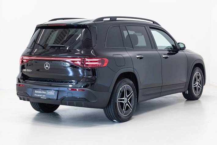 Sort Mercedes EQB250+ fra 2026