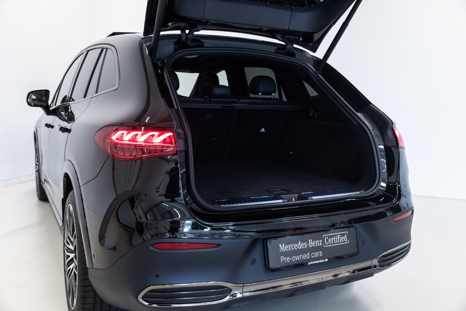 Sort Mercedes EQE350 SUV fra 2026