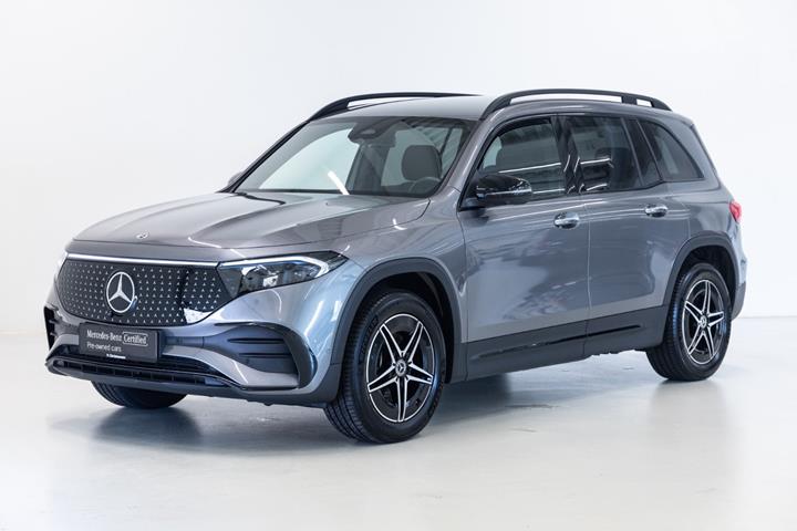 Grå Mercedes EQB250+ fra 2026 set udefra