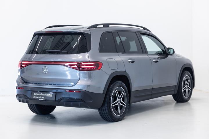 Grå Mercedes EQB250+ fra 2026