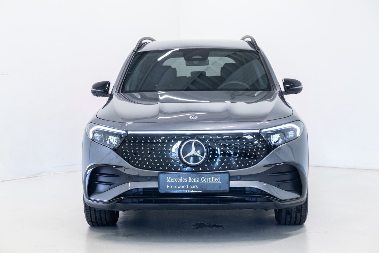 Grå Mercedes EQB250+ fra 2026