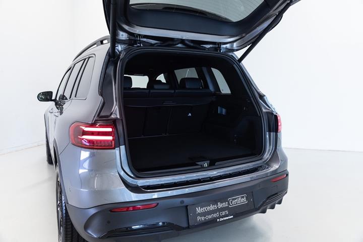 Grå Mercedes EQB250+ fra 2026