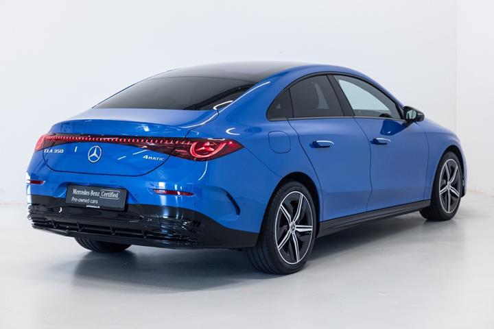 Blå Mercedes CLA350 fra 2025