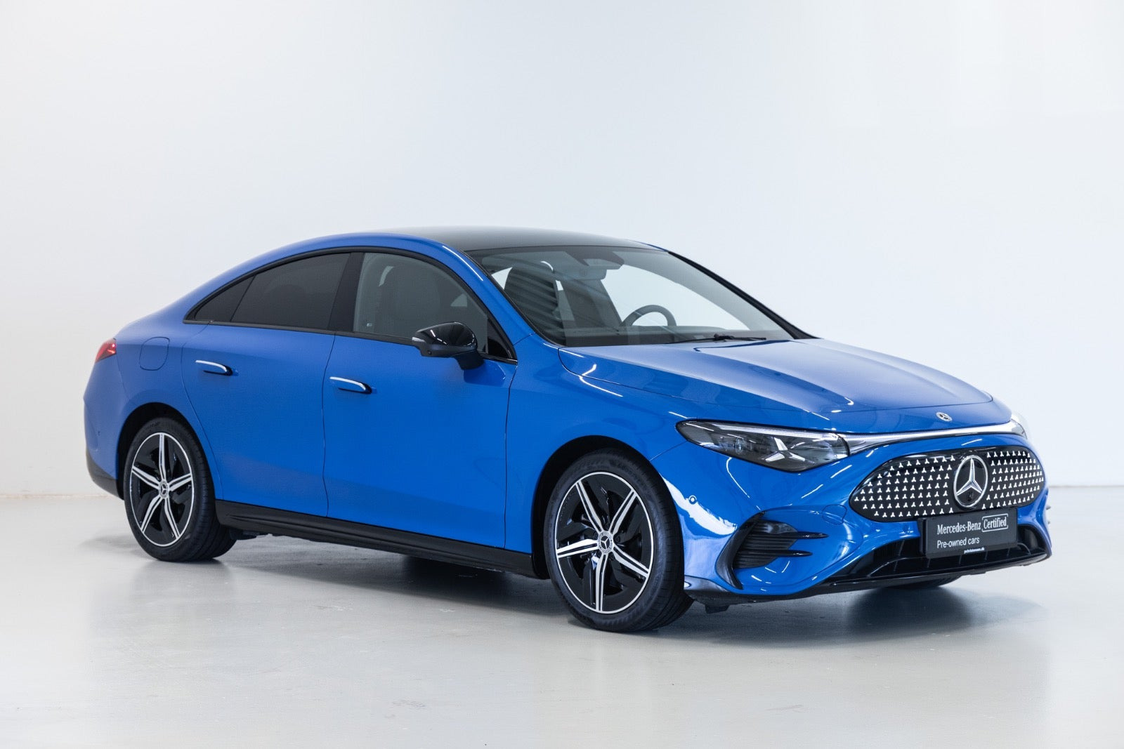 Blå Mercedes CLA350 fra 2025