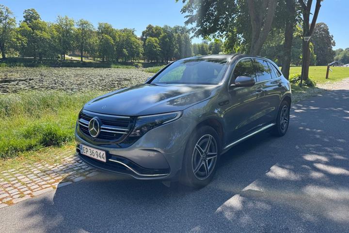 Grå Mercedes EQC400 fra 2023