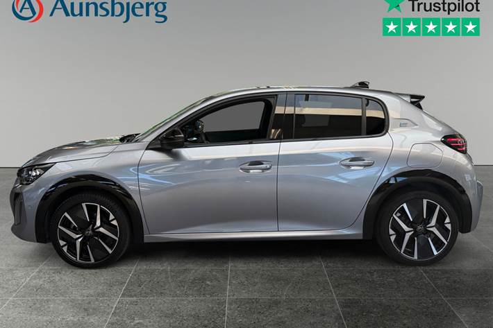 Grå Peugeot e-208 fra 2025