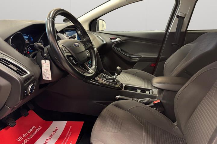 Rød Ford Focus fra 2017