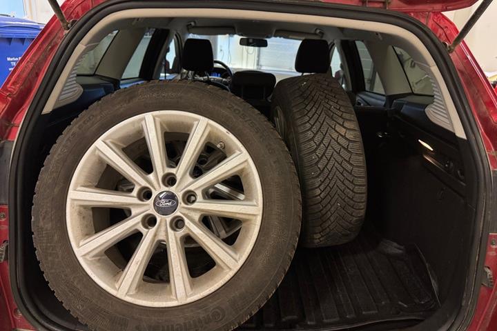 Rød Ford Focus fra 2017