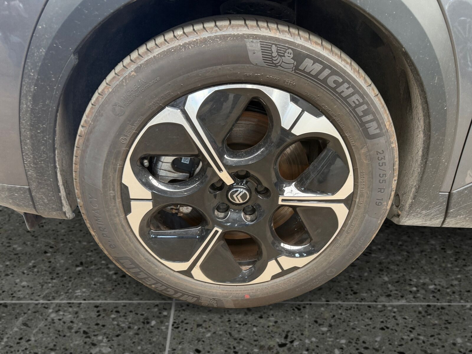 Grå Citroën ë-C5 Aircross fra 2025