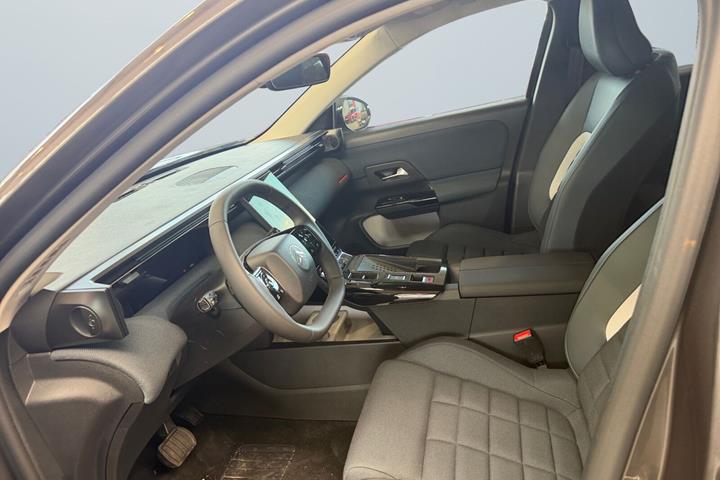 Grå Citroën ë-C5 Aircross fra 2025