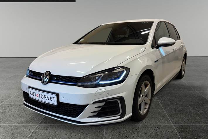 Hvid VW Golf VII fra 2018