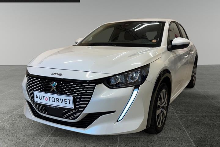 Hvid Peugeot e-208 fra 2021 set udefra