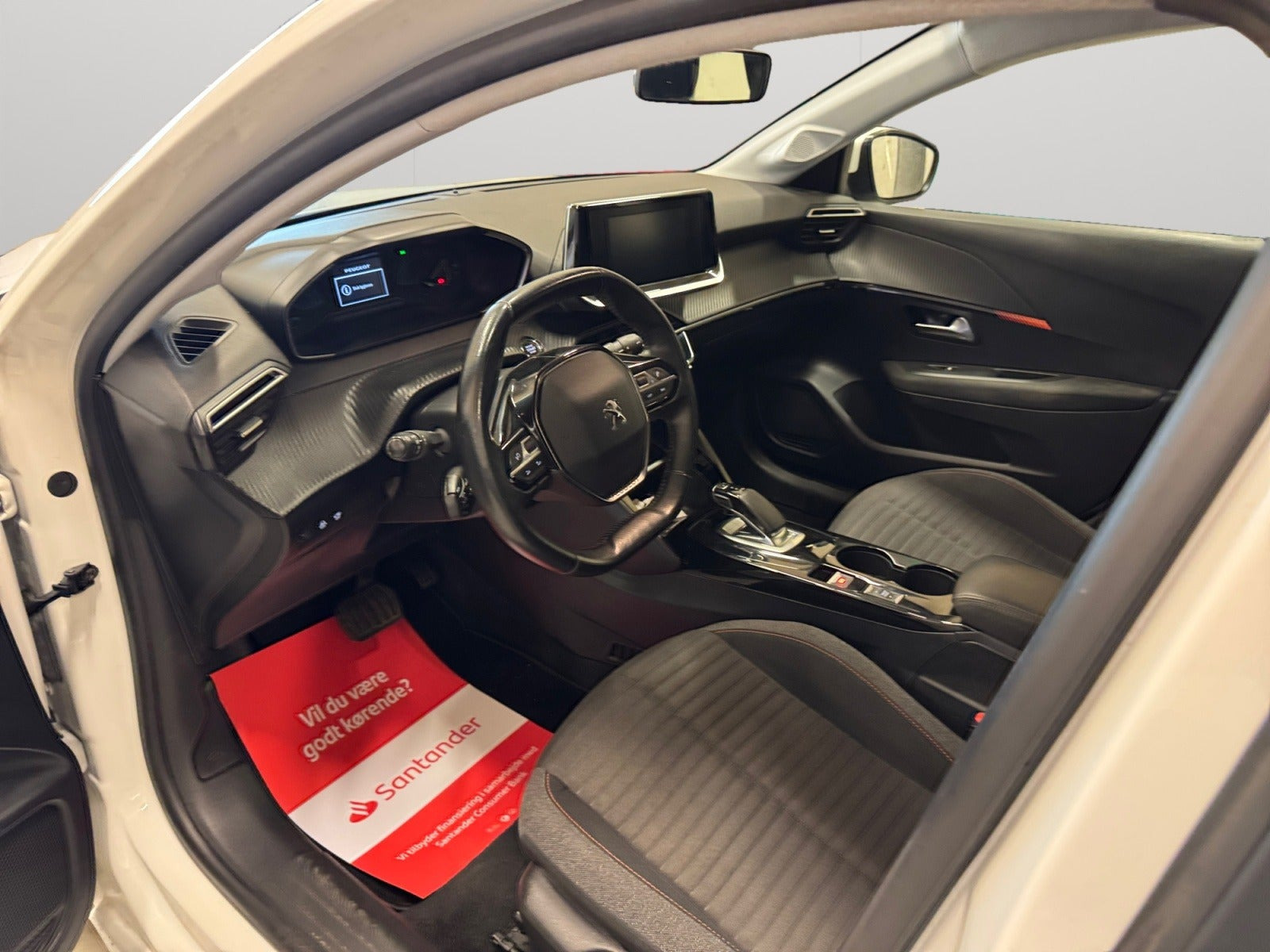 Hvid Peugeot e-208 fra 2021