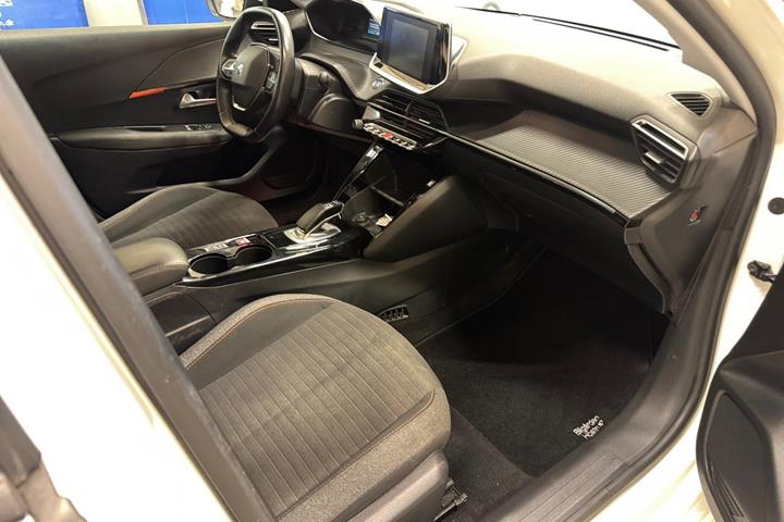 Hvid Peugeot e-208 fra 2021