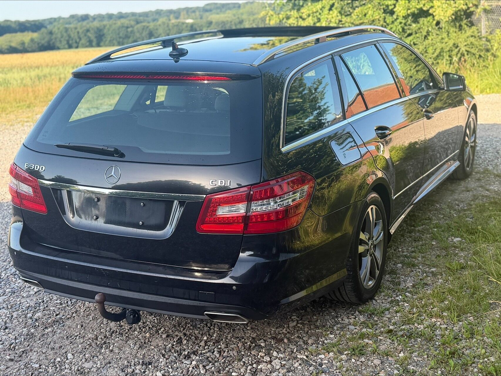 Sort Mercedes E300 d fra 2012