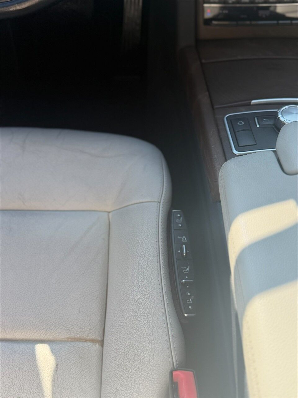 Sort Mercedes E300 d fra 2012