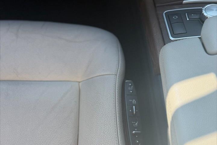 Sort Mercedes E300 d fra 2012