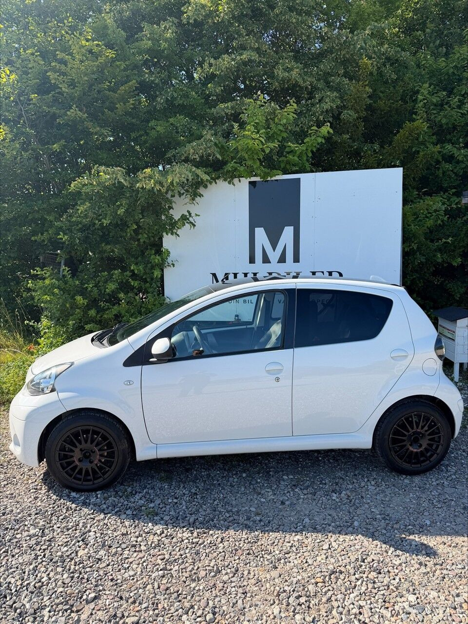 Hvid Toyota Aygo fra 2013