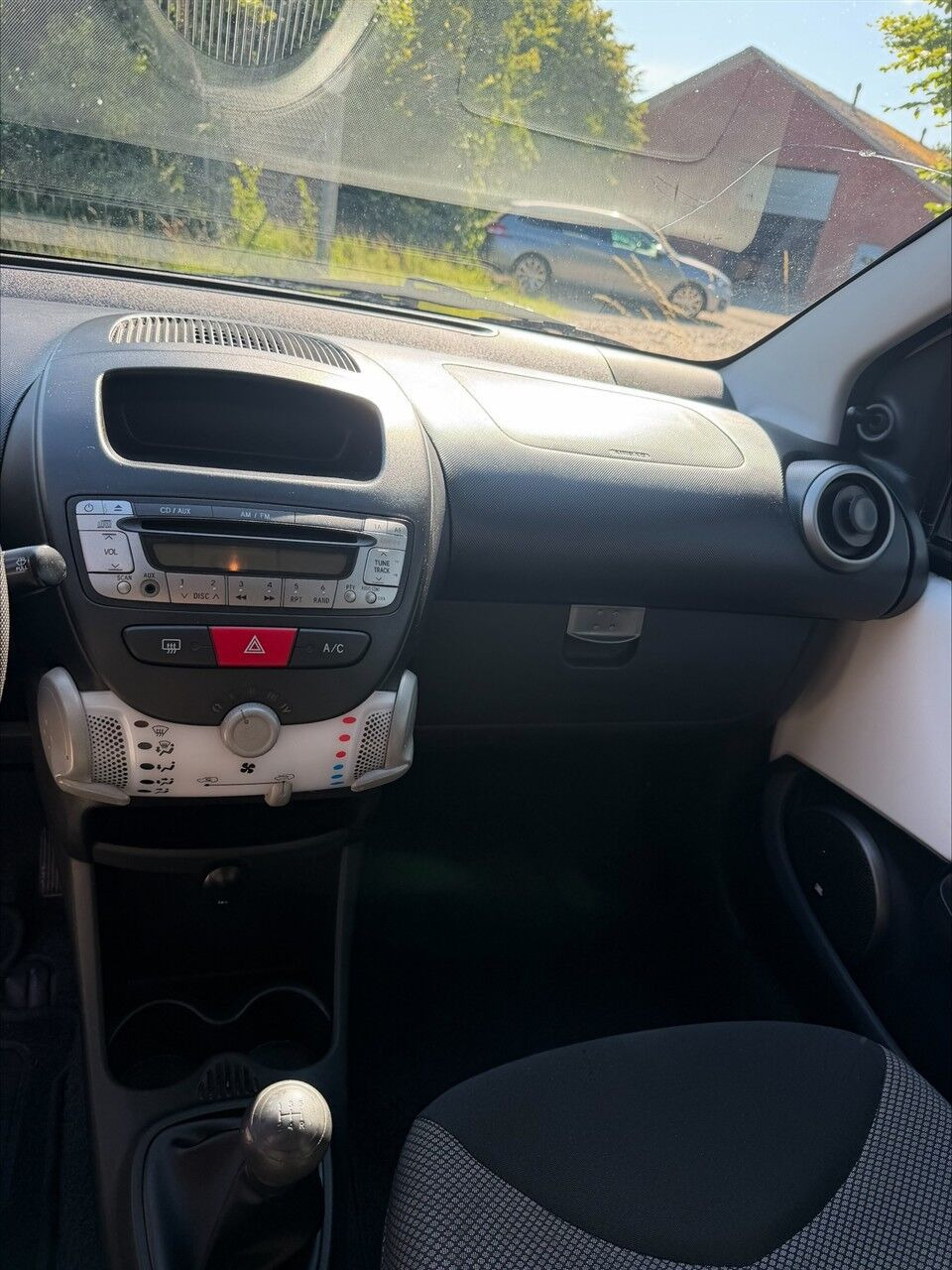 Hvid Toyota Aygo fra 2013
