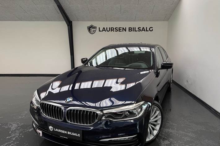 Blå BMW 530d fra 2017 set udefra
