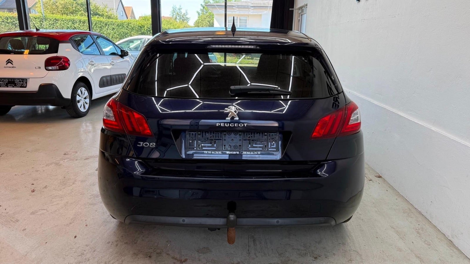 Blå Peugeot 308 fra 2016