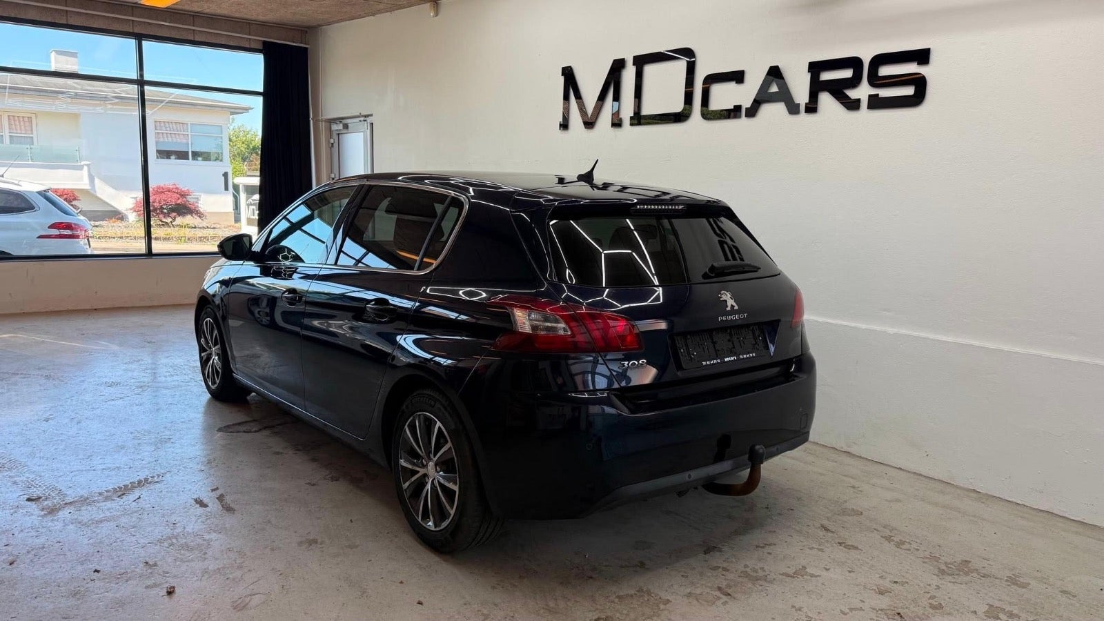 Blå Peugeot 308 fra 2016