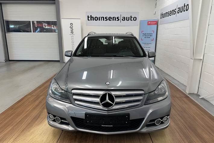Grå Mercedes C200 fra 2014