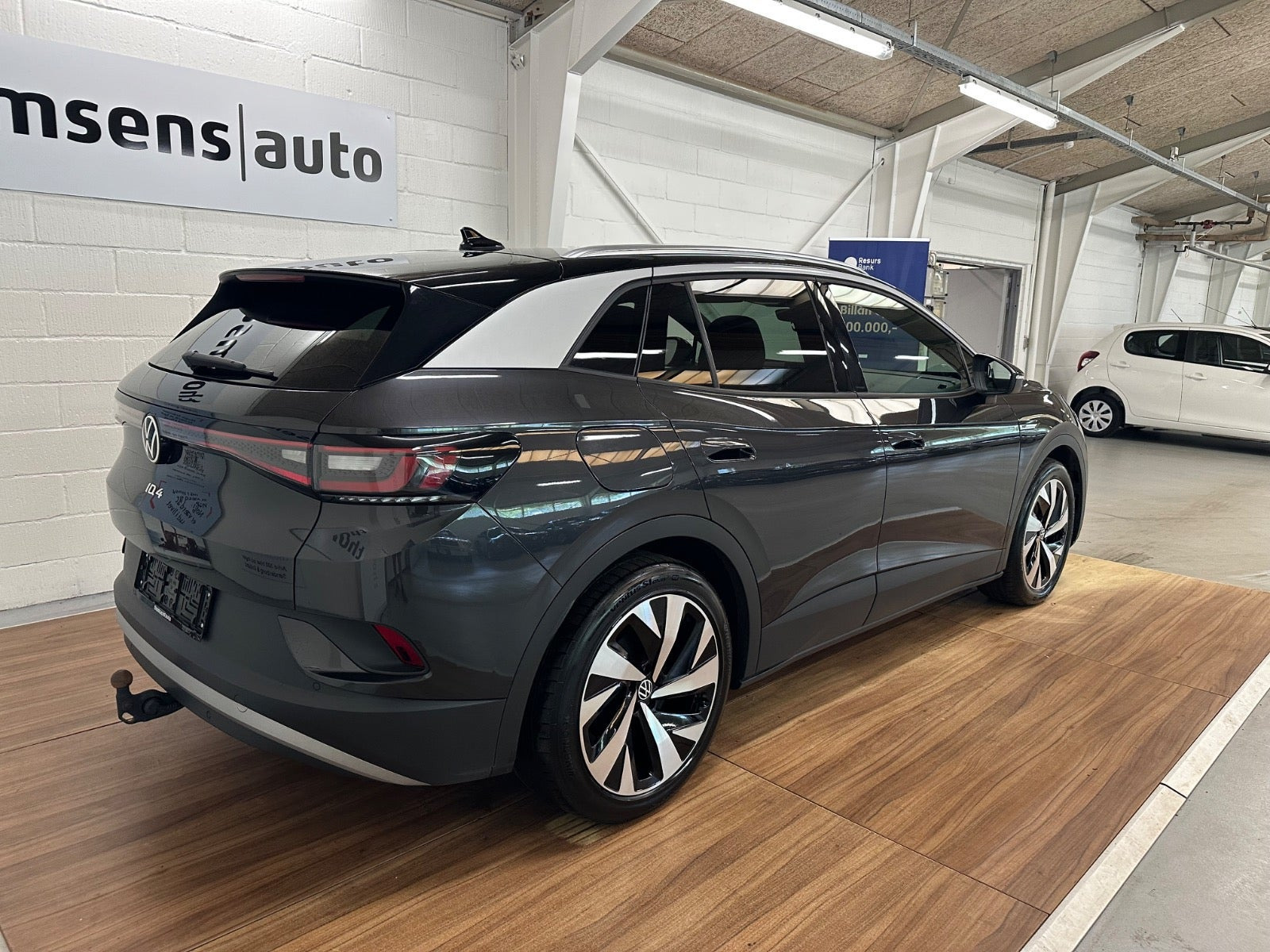 Grå VW ID.4 fra 2021