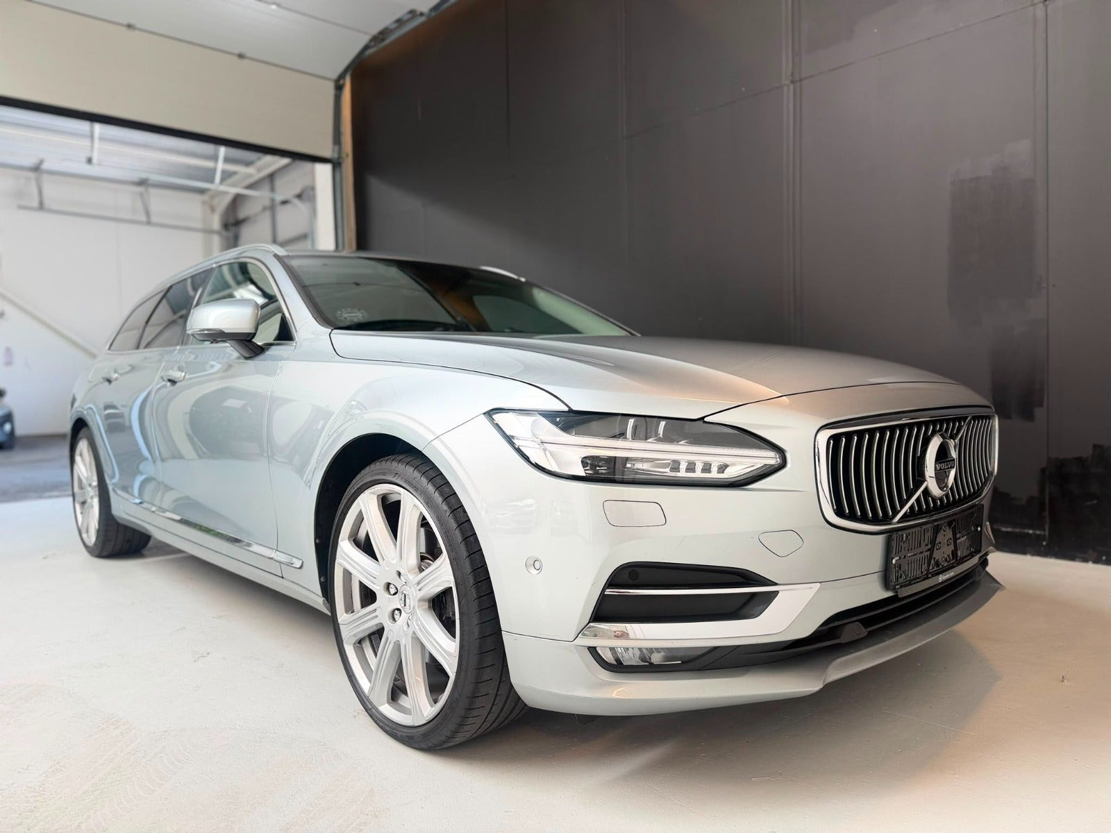 Grøn Volvo V90 fra 2017