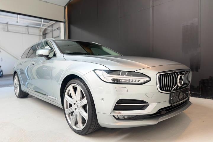 Grøn Volvo V90 fra 2017
