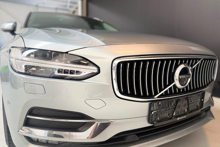Grøn Volvo V90 fra 2017