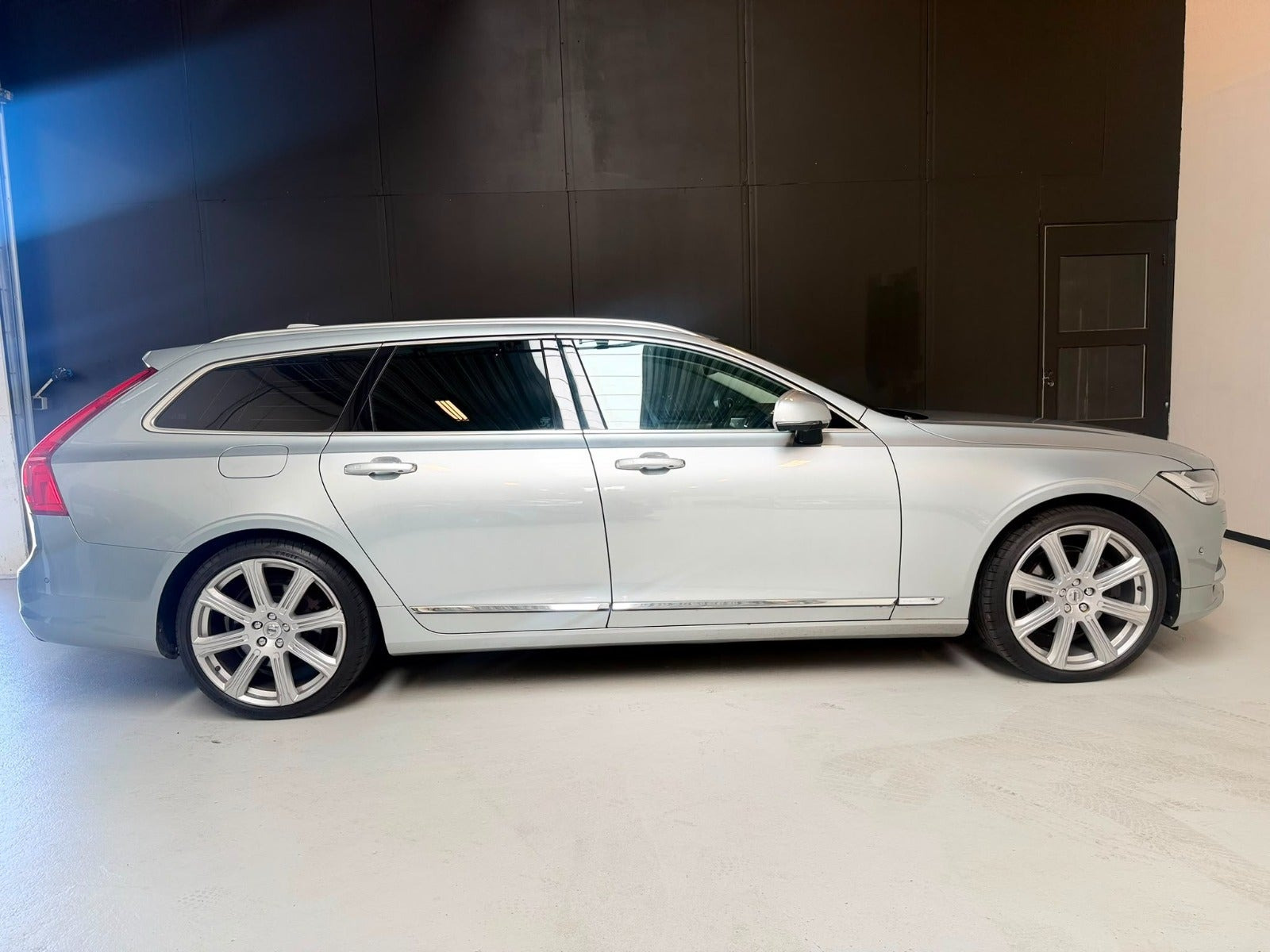 Grøn Volvo V90 fra 2017
