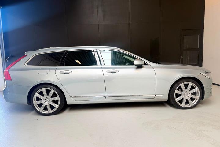 Grøn Volvo V90 fra 2017