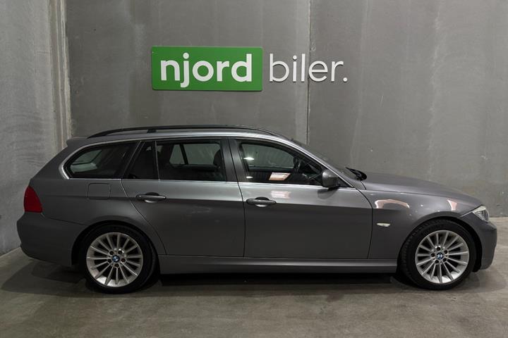 undefined BMW 325i fra 2009
