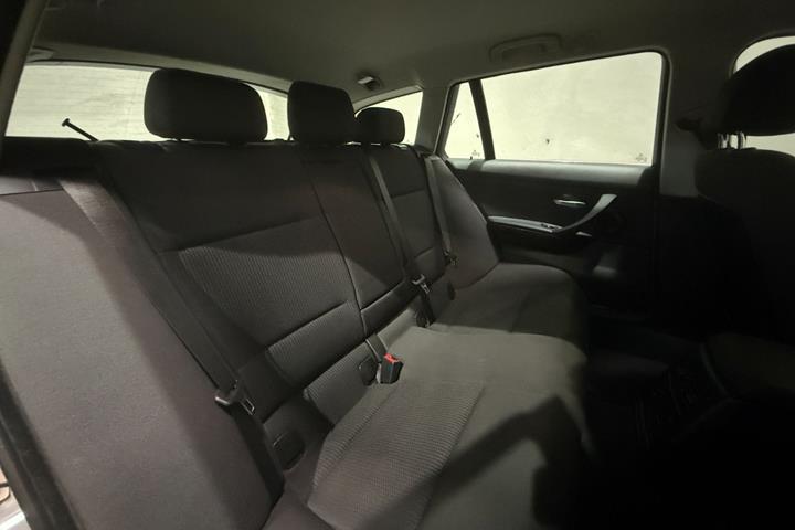 undefined BMW 325i fra 2009