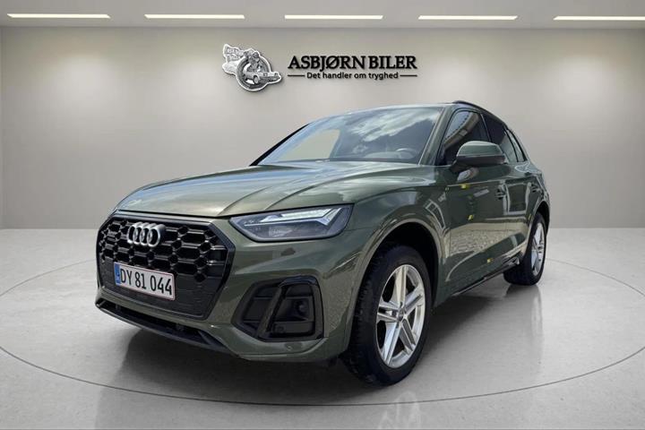 Grøn Audi Q5 fra 2023 set udefra