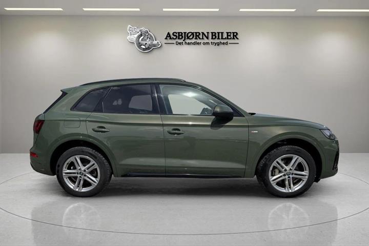 Grøn Audi Q5 fra 2023