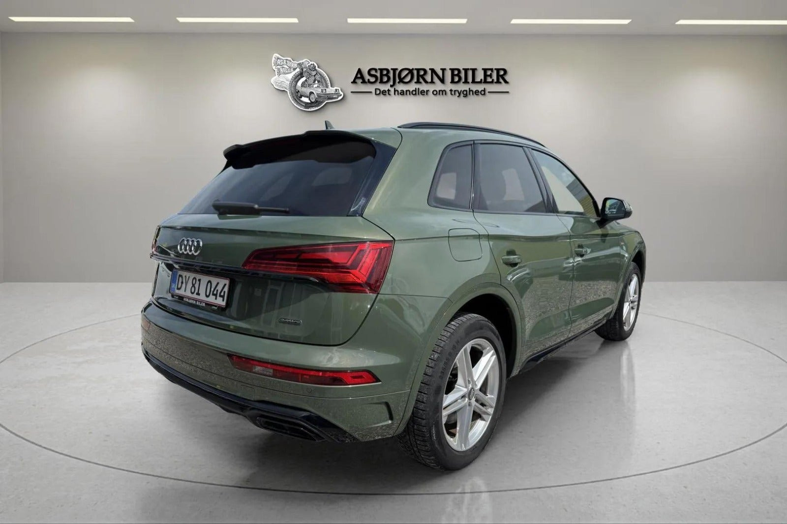 Grøn Audi Q5 fra 2023