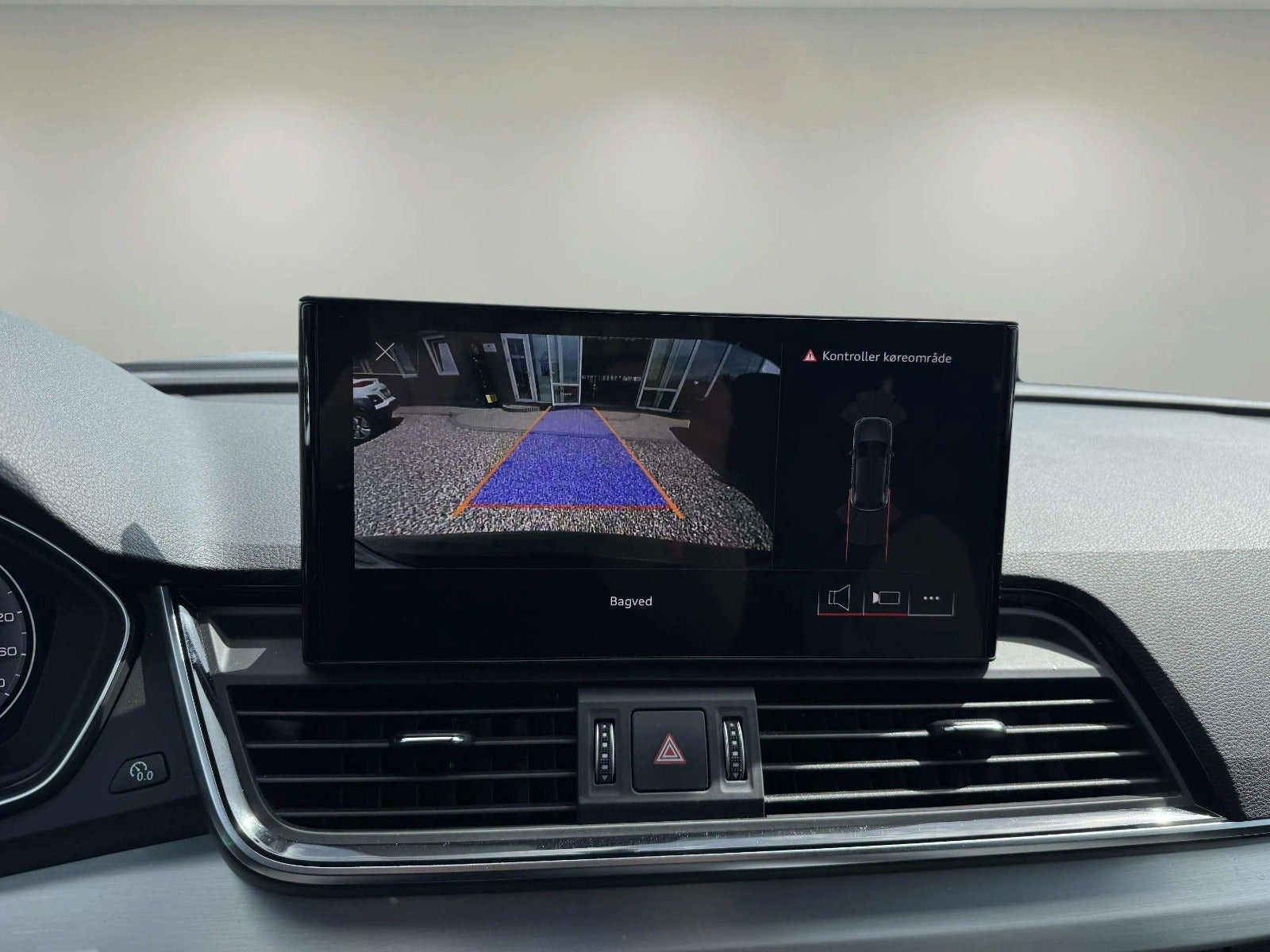 Grøn Audi Q5 fra 2023