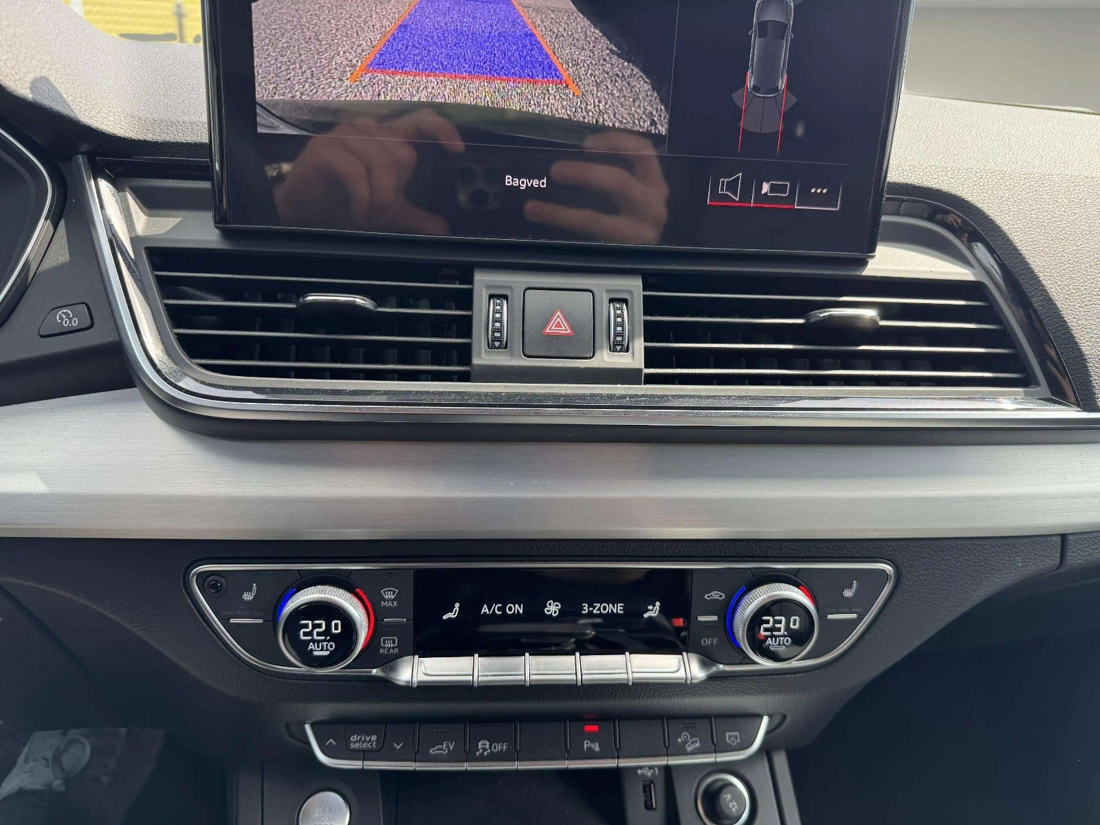 Grøn Audi Q5 fra 2023