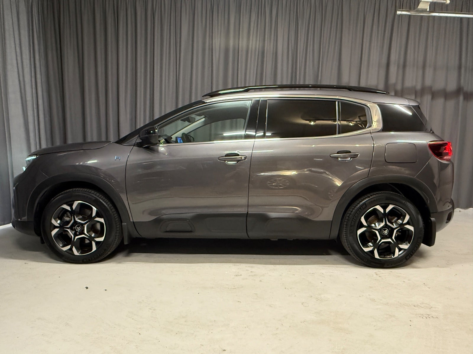 Grå Citroën C5 Aircross fra 2022