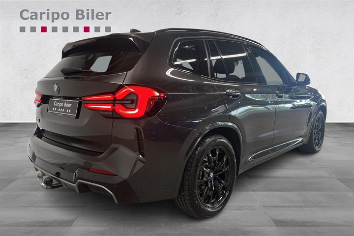 Grå BMW iX3 fra 2022