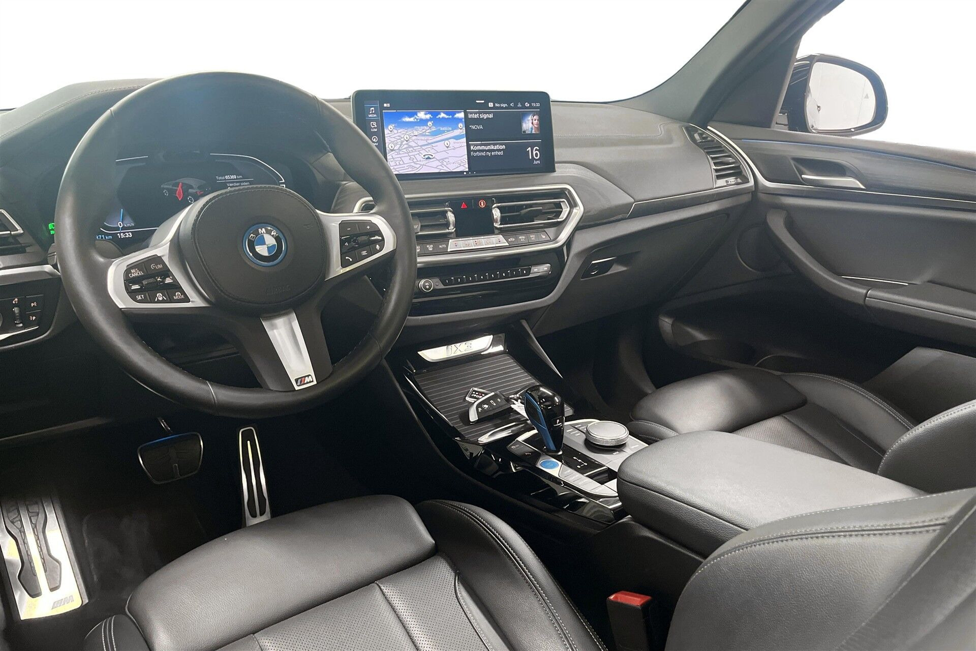 Grå BMW iX3 fra 2022