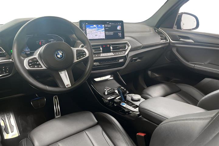 Grå BMW iX3 fra 2022