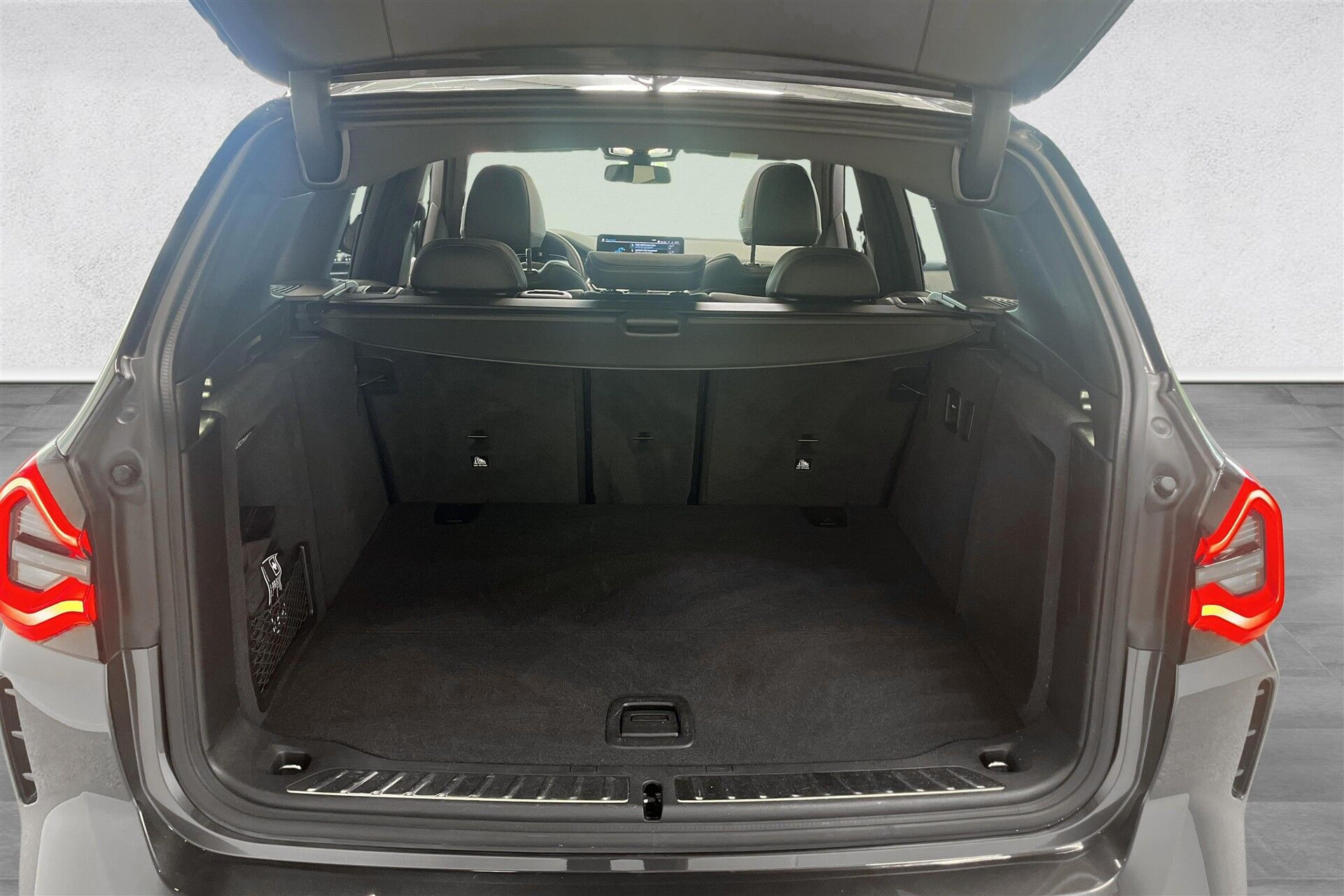 Grå BMW iX3 fra 2022